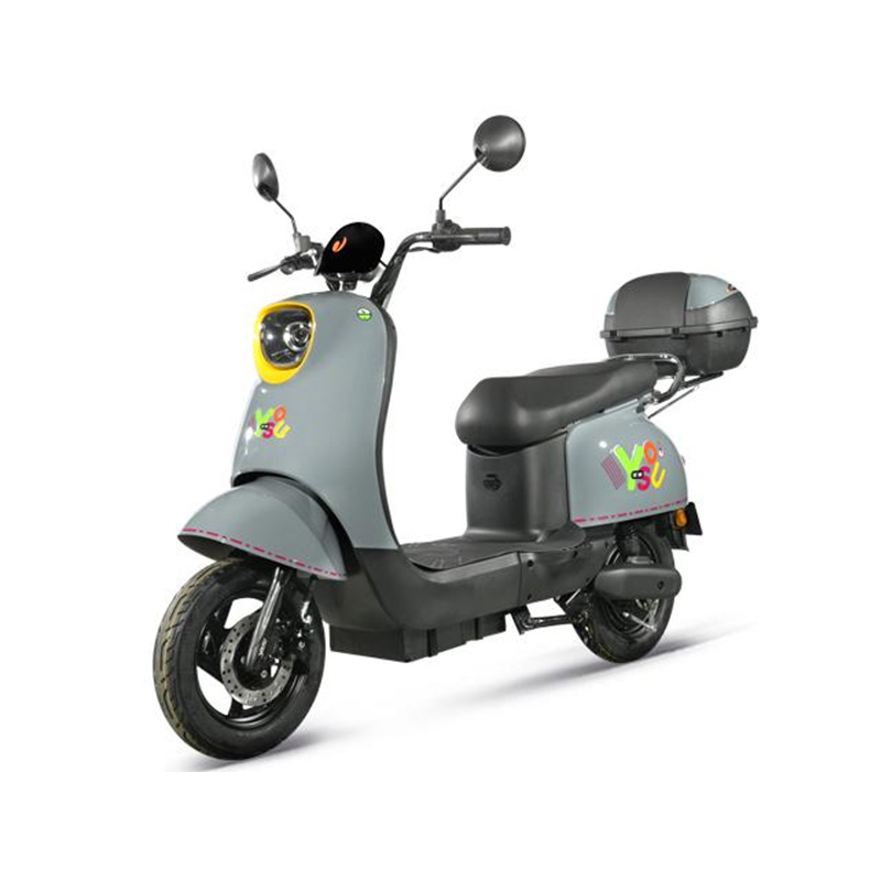 Yousu Smile, elektrický skútr s velkým 9trubkovým bezdrátovým ovladačem, galvanicky pokovenou zadní policí a zadním boxem