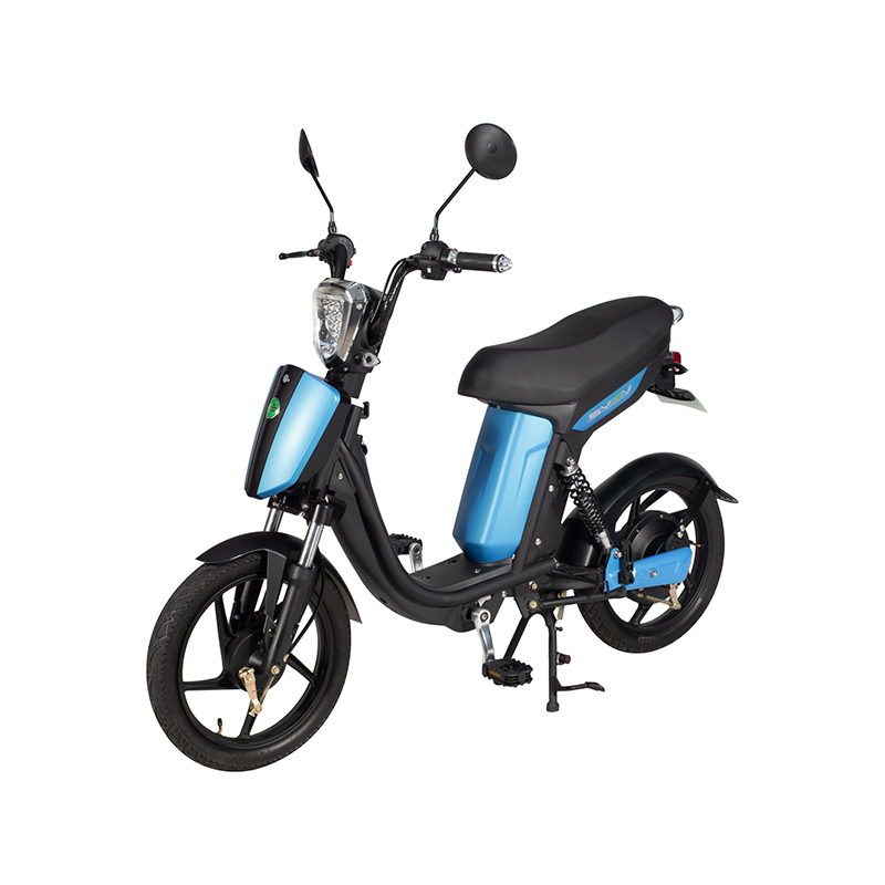 Jaká je ochrana proti větru, kterou nabízí kapotáž Versatile Motorcycle v porovnání s jinými motocykly určenými pro jízdu na dlouhé vzdálenosti v mnoha terénech?